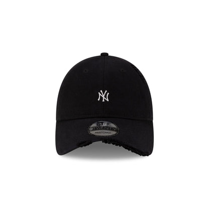 New York Yankees Distressed Twill 9TWENTY Adjustable Hat